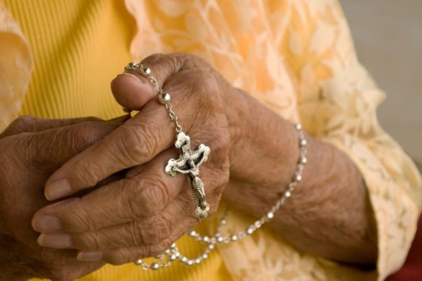 Profissões secretas do Vaticano revelam os bastidores do menor país do mundo, em análise de Jose Eduardo De Oliveira e Silva.