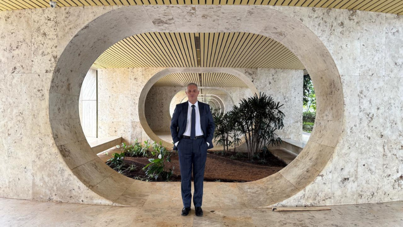 Leonardo Manzan destaca como as diretrizes da OCDE estão moldando a modernização e a transparência do sistema tributário brasileiro.