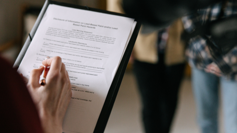 Ativos imobiliários que envelhecem rápido no ciclo atual segundo Alex Nabuco Dos Santos.