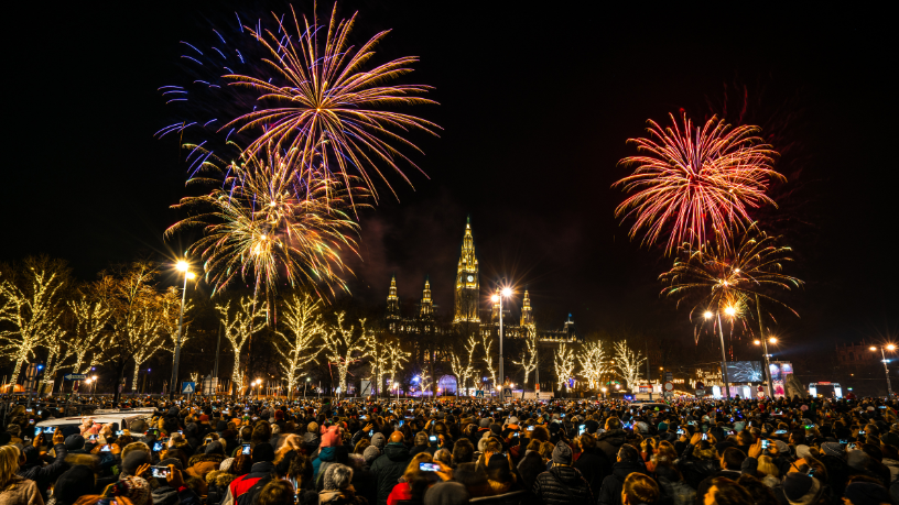 A Maior Festa de Réveillon do Mundo: Como o Brasil Transformou a Virada do Ano em um Fenômeno Turístico Global